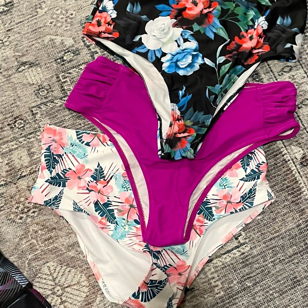 Bikini bottoms - 3 pair